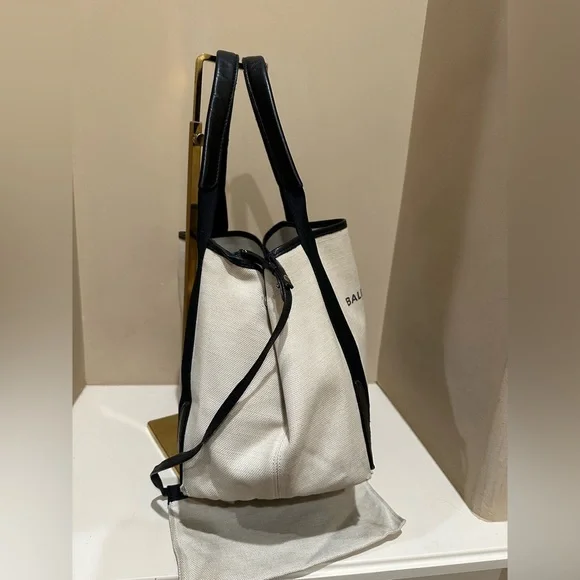 Balenciaga Cabas Black Tote w/pouch - Picture 2 of 14